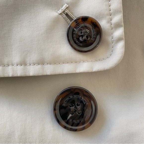 Burberry beige trench coat - Picture 6 of 14